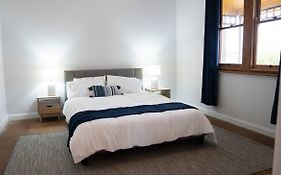 East Albury Home Near Hospital & Sports Precinct